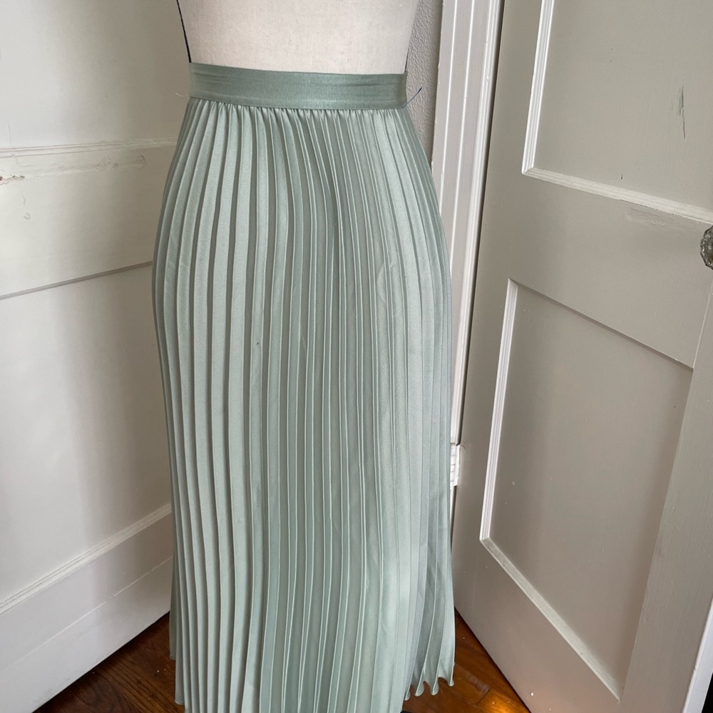 H&M Sage Pleated Midi Skirt 4
